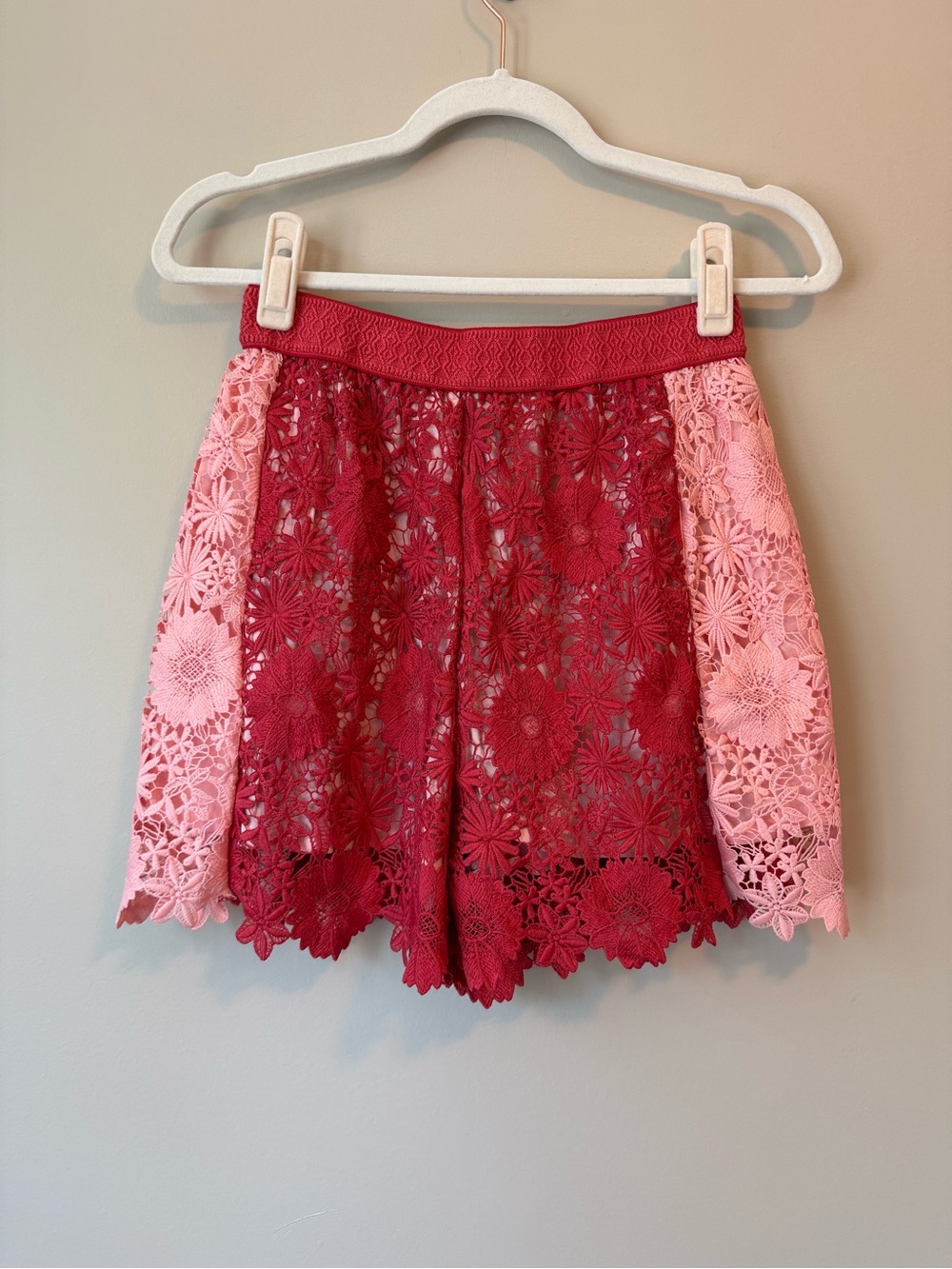 Maje Paris Two-Tone Crochet Lace Shorts Raspberry Pink Scalloped Hem Size 38/M